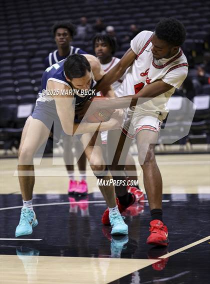 Thumbnail 1 in Marquette vs Jefferson City (Norm Stewart Classic) photogallery.