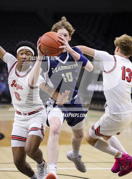 Thumbnail 3 in Marquette vs Jefferson City (Norm Stewart Classic) photogallery.