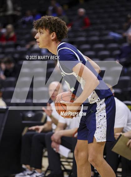 Thumbnail 2 in Marquette vs Jefferson City (Norm Stewart Classic) photogallery.