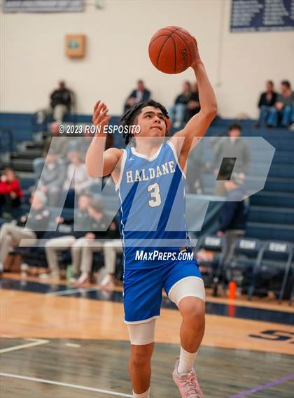 Thumbnail 3 in Pierson vs Haldane (NYSPHSAA Class C Regional) photogallery.