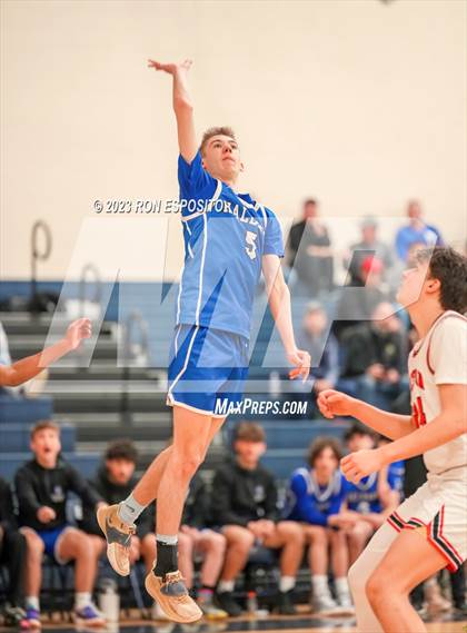 Thumbnail 3 in Pierson vs Haldane (NYSPHSAA Class C Regional) photogallery.