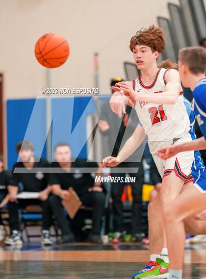 Thumbnail 2 in Pierson vs Haldane (NYSPHSAA Class C Regional) photogallery.