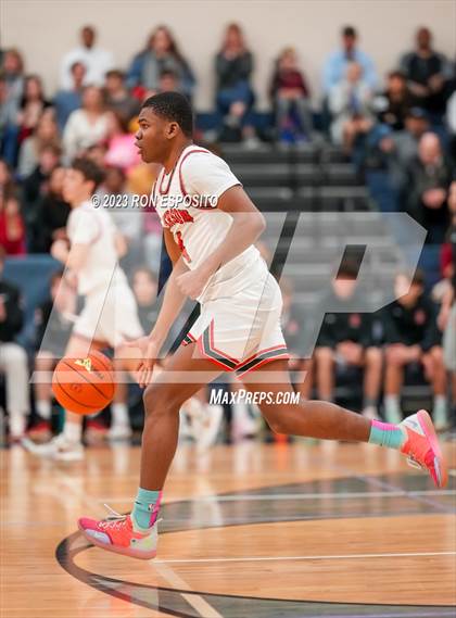Thumbnail 2 in Pierson vs Haldane (NYSPHSAA Class C Regional) photogallery.