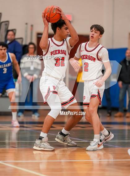 Thumbnail 2 in Pierson vs Haldane (NYSPHSAA Class C Regional) photogallery.