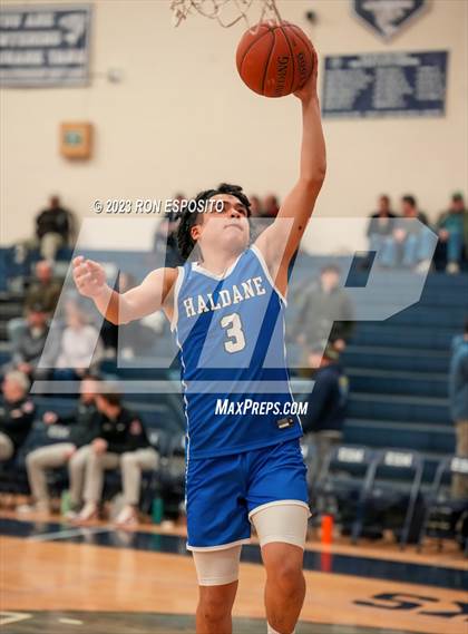 Thumbnail 1 in Pierson vs Haldane (NYSPHSAA Class C Regional) photogallery.