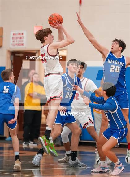 Thumbnail 2 in Pierson vs Haldane (NYSPHSAA Class C Regional) photogallery.