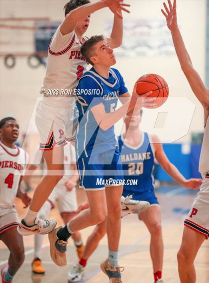 Thumbnail 1 in Pierson vs Haldane (NYSPHSAA Class C Regional) photogallery.
