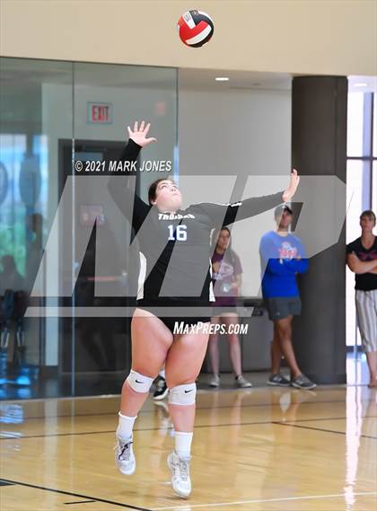 Thumbnail 2 in Valley Christian vs. Cactus (EPIC Tournament Chandler Prep Invite) Platinum Division - Championship  photogallery.