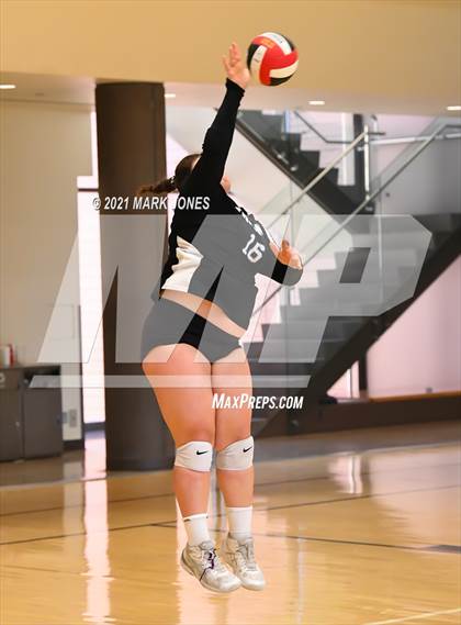 Thumbnail 3 in Valley Christian vs. Cactus (EPIC Tournament Chandler Prep Invite) Platinum Division - Championship  photogallery.