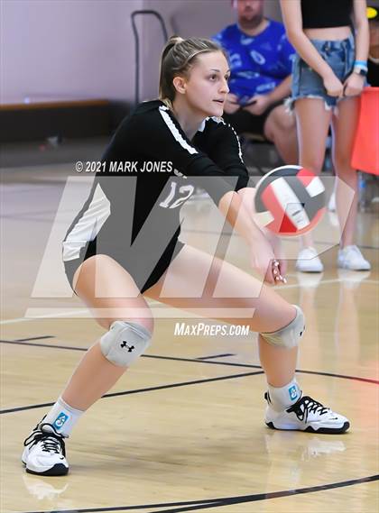 Thumbnail 2 in Valley Christian vs. Cactus (EPIC Tournament Chandler Prep Invite) Platinum Division - Championship  photogallery.