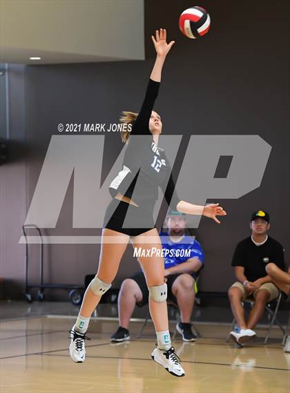 Thumbnail 2 in Valley Christian vs. Cactus (EPIC Tournament Chandler Prep Invite) Platinum Division - Championship  photogallery.
