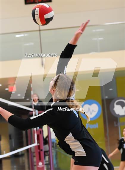 Thumbnail 2 in Valley Christian vs. Cactus (EPIC Tournament Chandler Prep Invite) Platinum Division - Championship  photogallery.