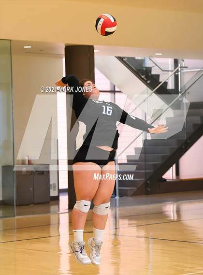 Thumbnail 2 in Valley Christian vs. Cactus (EPIC Tournament Chandler Prep Invite) Platinum Division - Championship  photogallery.