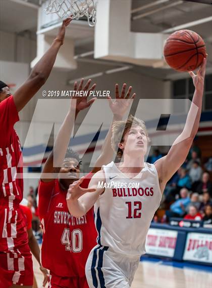 Thumbnail 3 in Seventy-First @ Terry Sanford photogallery.