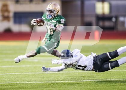 Thumbnail 3 in Hayward @ Moreau Catholic photogallery.