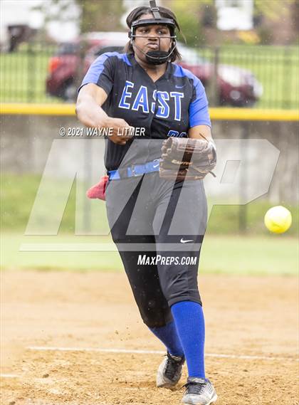 Thumbnail 1 in East Jessamine vs Pendleton Co. photogallery.