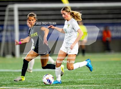 Thumbnail 1 in West Linn @ Jesuit (OSAA 6A Final) photogallery.