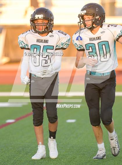 Thumbnail 2 in Skyline vs Highland photogallery.