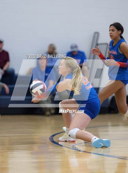 Thumbnail 3 in Grand Oaks vs. Sachse (NISD Tournament) photogallery.