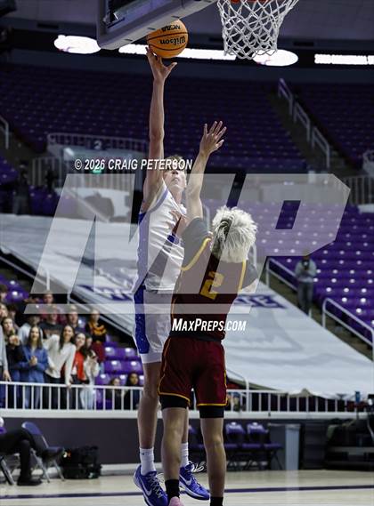 Thumbnail 1 in Mountain View vs Dixie (UHSAA 4A Quarterfinal) photogallery.