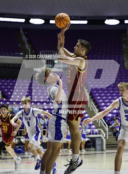 Thumbnail 3 in Mountain View vs Dixie (UHSAA 4A Quarterfinal) photogallery.