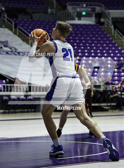 Thumbnail 2 in Mountain View vs Dixie (UHSAA 4A Quarterfinal) photogallery.
