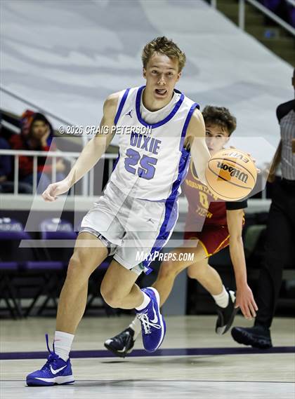 Thumbnail 1 in Mountain View vs Dixie (UHSAA 4A Quarterfinal) photogallery.