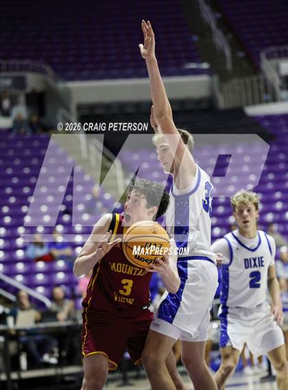 Thumbnail 2 in Mountain View vs Dixie (UHSAA 4A Quarterfinal) photogallery.