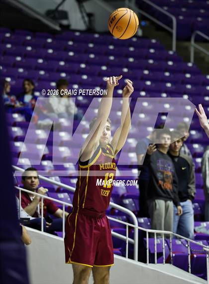 Thumbnail 2 in Mountain View vs Dixie (UHSAA 4A Quarterfinal) photogallery.