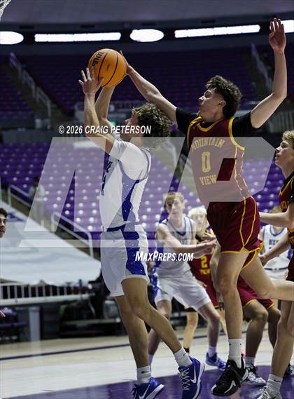 Thumbnail 2 in Mountain View vs Dixie (UHSAA 4A Quarterfinal) photogallery.