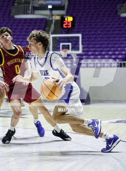 Thumbnail 1 in Mountain View vs Dixie (UHSAA 4A Quarterfinal) photogallery.
