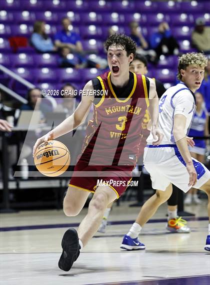 Thumbnail 2 in Mountain View vs Dixie (UHSAA 4A Quarterfinal) photogallery.