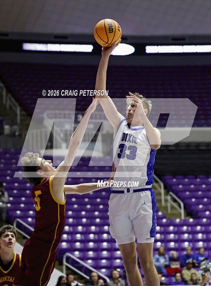 Thumbnail 3 in Mountain View vs Dixie (UHSAA 4A Quarterfinal) photogallery.