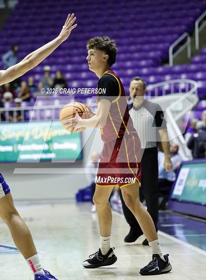 Thumbnail 3 in Mountain View vs Dixie (UHSAA 4A Quarterfinal) photogallery.