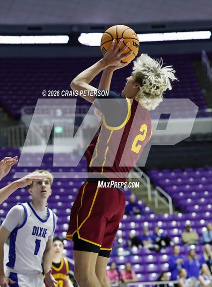 Thumbnail 2 in Mountain View vs Dixie (UHSAA 4A Quarterfinal) photogallery.
