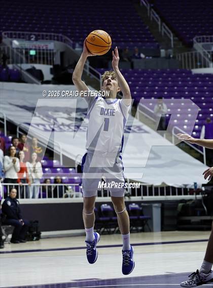 Thumbnail 1 in Mountain View vs Dixie (UHSAA 4A Quarterfinal) photogallery.