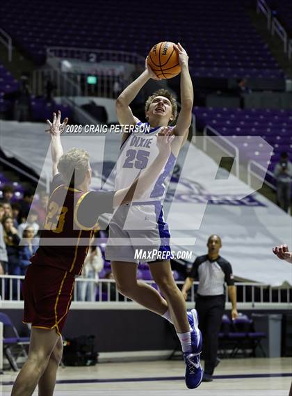 Thumbnail 1 in Mountain View vs Dixie (UHSAA 4A Quarterfinal) photogallery.