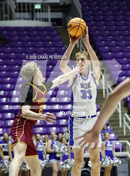 Thumbnail 2 in Mountain View vs Dixie (UHSAA 4A Quarterfinal) photogallery.