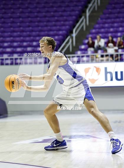Thumbnail 1 in Mountain View vs Dixie (UHSAA 4A Quarterfinal) photogallery.
