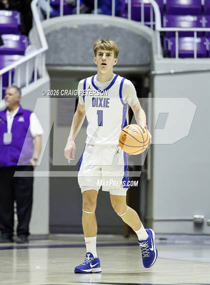 Thumbnail 2 in Mountain View vs Dixie (UHSAA 4A Quarterfinal) photogallery.