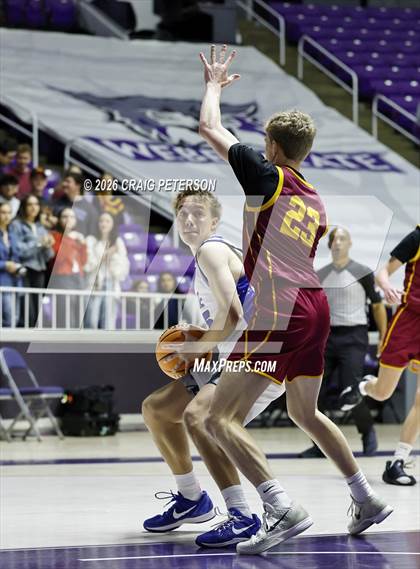 Thumbnail 2 in Mountain View vs Dixie (UHSAA 4A Quarterfinal) photogallery.