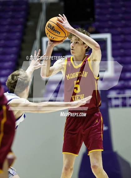 Thumbnail 1 in Mountain View vs Dixie (UHSAA 4A Quarterfinal) photogallery.