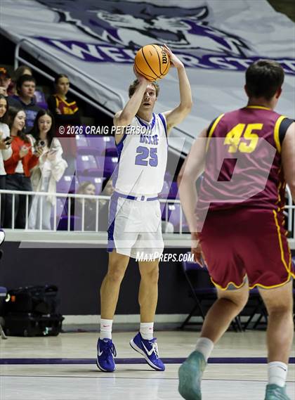 Thumbnail 2 in Mountain View vs Dixie (UHSAA 4A Quarterfinal) photogallery.