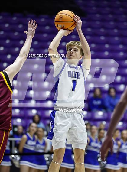 Thumbnail 2 in Mountain View vs Dixie (UHSAA 4A Quarterfinal) photogallery.