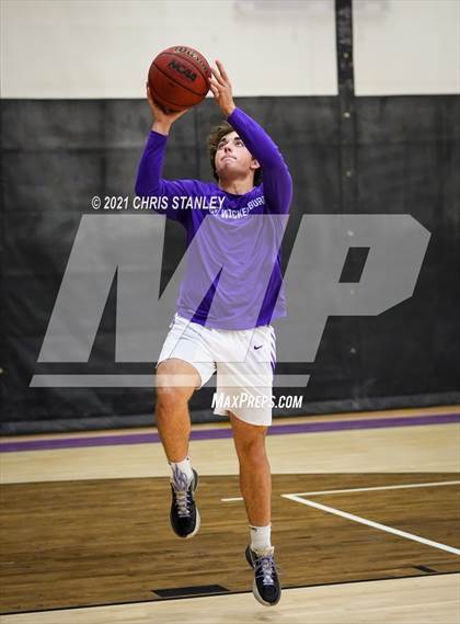 Thumbnail 1 in Wickenburg vs Bagdad (Wrangler Classic) photogallery.