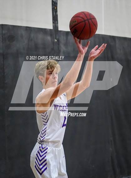 Thumbnail 2 in Wickenburg vs Bagdad (Wrangler Classic) photogallery.