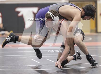 Thumbnail 2 in Heart of Illinois Conference Duals photogallery.