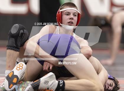 Thumbnail 1 in Heart of Illinois Conference Duals photogallery.