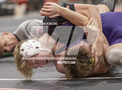 Thumbnail 1 in Heart of Illinois Conference Duals photogallery.
