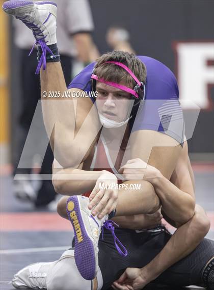 Thumbnail 1 in Heart of Illinois Conference Duals photogallery.